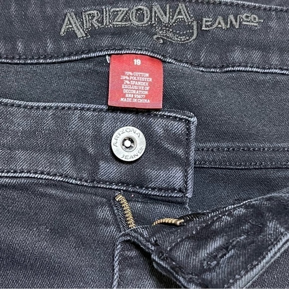 Arizona Jeans Co Black Cuffed Denim Jeans Junior’s Size 19 - Picture 3 of 10